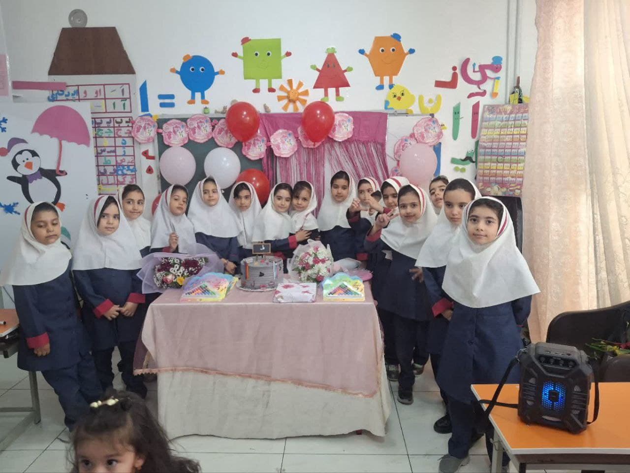دبستان و پیش دبستانی دخترانه ذهن خلاق 