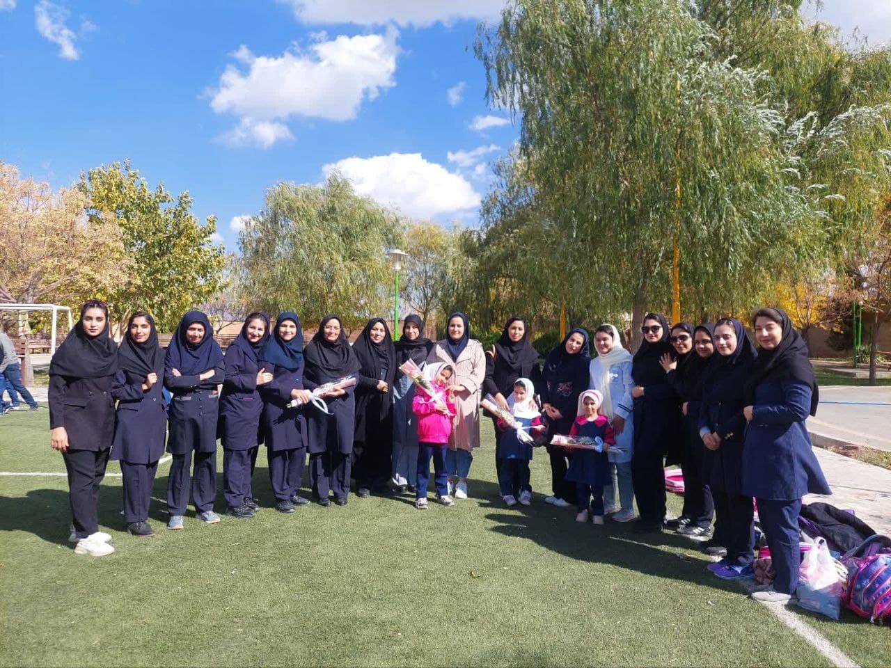 دبستان و پیش دبستانی دخترانه ذهن خلاق 