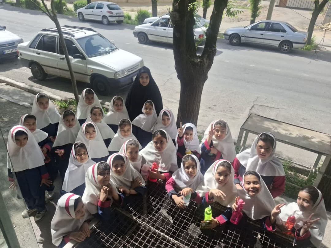 دبستان و پیش دبستانی دخترانه ذهن خلاق