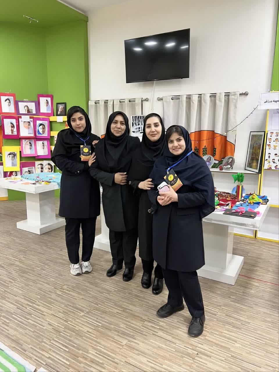 دبستان و پیش دبستانی دخترانه ذهن خلاق